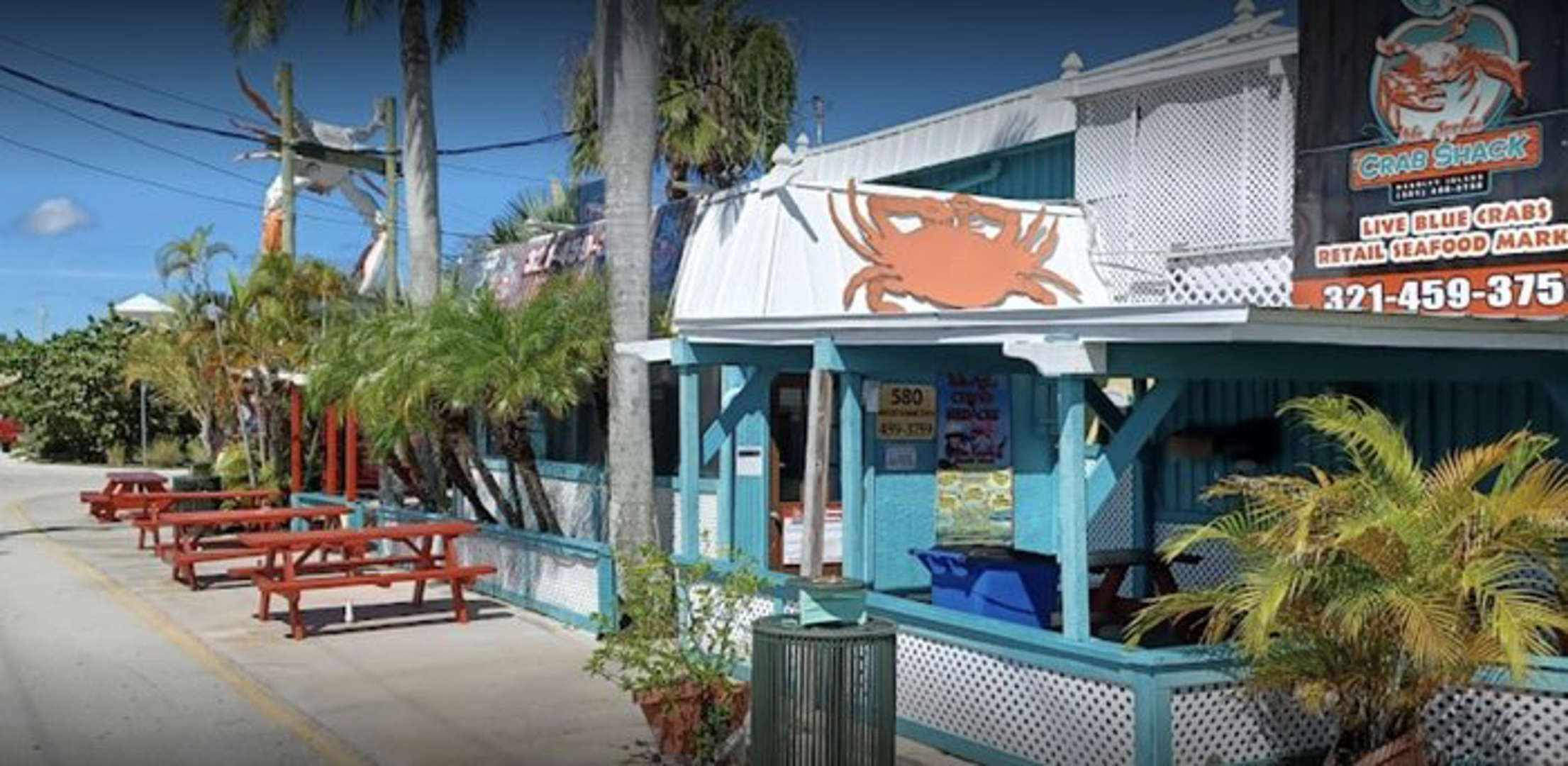 Outside image of Ms. Apples Crab Shack Restaurant.